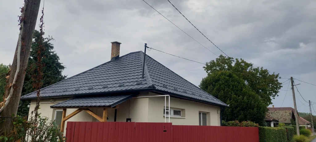 Tetőfelújítás cserepeslemezzel